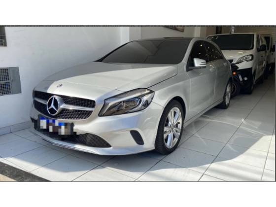 MERCEDES-BENZ A 200 1.6 CGI FLEX 7G-DCT MERCEDES-BENZ A 200 1.6 CGI FLEX 7G-DCT